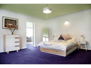 Huge stylish three bedroom apartment with pool Apartment, Melbourne - 5