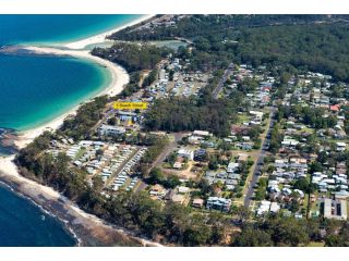 Husky 56 Deluxe Beachfront Villa's Apartment, Huskisson - 1