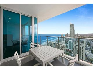 42nd Floor Apartment, Panoramic Views Above Hilton Apartment, Gold Coast - 1