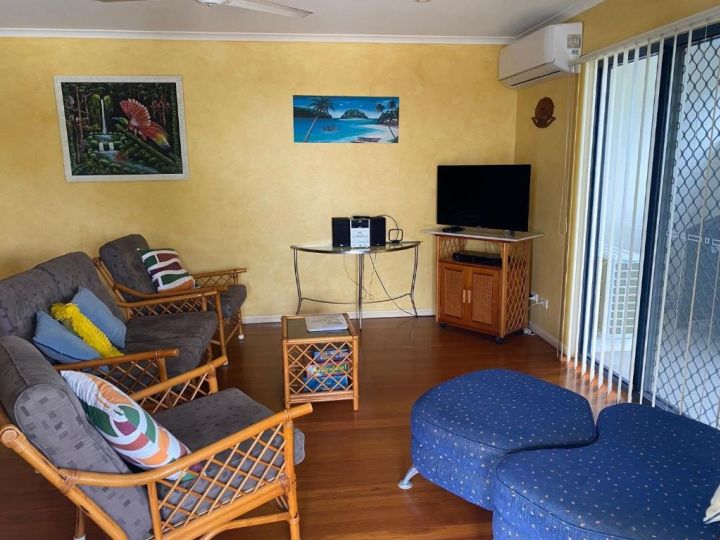 Indigo Place 1 - Rainbow Beach - Just Metres From The Pristine Surf Beach Guest house, Rainbow Beach - imaginea 1