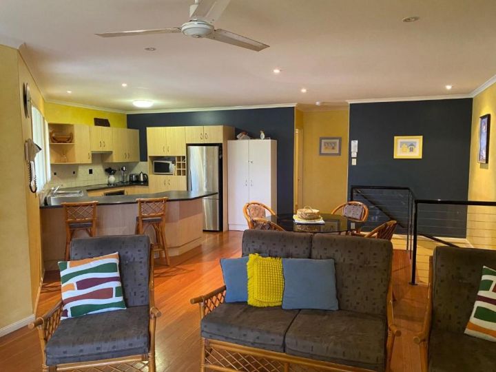 Indigo Place 1 - Rainbow Beach - Just Metres From The Pristine Surf Beach Guest house, Rainbow Beach - imaginea 6