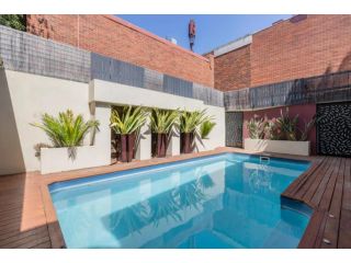 Inner Melb 6B3b Luxury Holiday House&Private Pool Guest house, Melbourne - 4