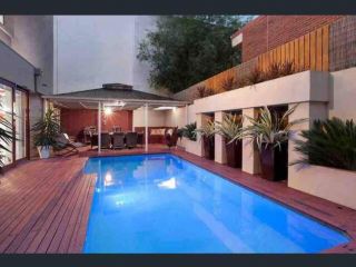 Inner Melb 6B3b Luxury Holiday House&Private Pool Guest house, Melbourne - 1