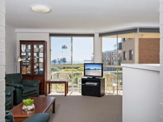 Intrepid Close, Seaspray, Unit 03, 4 Apartment, Nelson Bay - 1