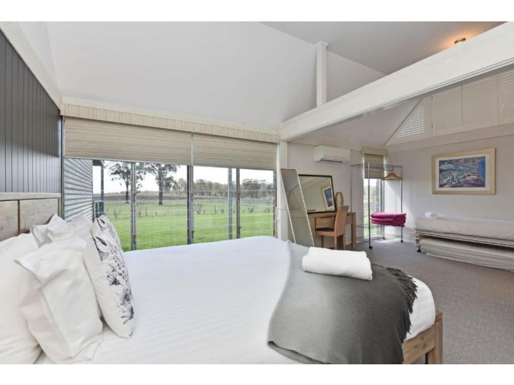 Ironbark Hill Estate Hotel, Pokolbin - imaginea 13