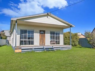 Julieanne - South beach home made for families Guest house, Port Fairy - 2