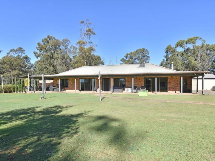 Just Listed Blaxlands Homestead - the very best location in the Valley, walk to everything Guest house, Pokolbin - imaginea 18