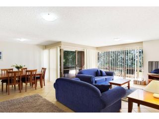 'Kamillaroi' Walk to restaurants, cafes and beach! Apartment, Nelson Bay - 1