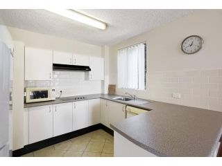 'Kamillaroi' Walk to restaurants, cafes and beach! Apartment, Nelson Bay - 4