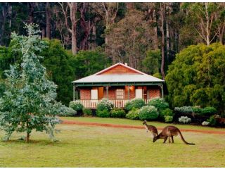 Karri Valley Chalets Hotel, Pemberton - 2