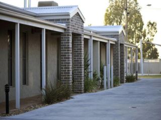 Kennedy Holiday Villas Accomodation, Mulwala - 2