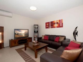 Kiah Unit 16 53 Victoria Parade Apartment, Nelson Bay - 1