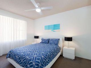 8 'Kiah' , 53 Victoria Parade - stunning water views, WIFI & Air Con Apartment, Nelson Bay - 5