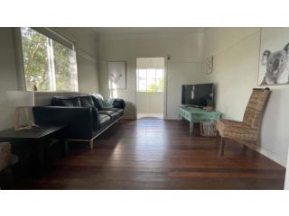 Kings Beach Cottage, 3 Min Walk To The Sand Guest house, Caloundra - 4