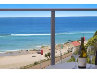 Kirra Gardens Unit 27 - Beachfront in Kirra Coolangatta with great views Apartment, Gold Coast - 4