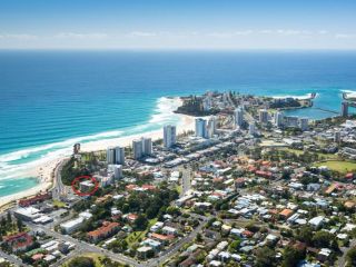 Kirra Gardens Unit 30 - Beachfront in Kirra with views to Surfers Paradise Apartment, Gold Coast - 3