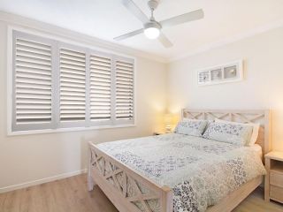 Kirra Vista Apartments Unit 18 - Right on the Beach in Kirra with free Wi-Fi Apartment, Gold Coast - 5