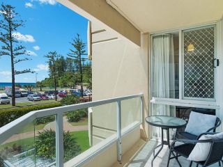 Kooringal Unit 3 - Wi-Fi included in this great value apartment right on Greenmount Beach Coolangatta Apartment, Gold Coast - 1