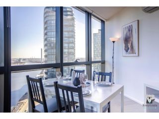 KOZYGURU DOCKLANDS HIGH LEVEL WATERVIEW 1BED POOL VDO883-2009 Apartment, Melbourne - 3