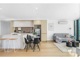 KOZYGURU DOCKLANS WATERVIEW Cosy 2 Bed 2 Bath APT Melbourne VDO628-2805 Apartment, Melbourne - 5