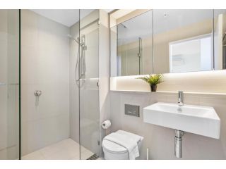 KOZYGURU DOCKLANS WATERVIEW Cosy 2 Bed 2 Bath APT Melbourne VDO628-2805 Apartment, Melbourne - 3