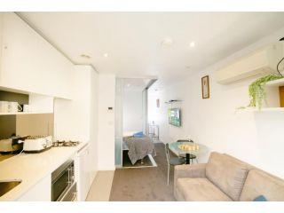 KOZYGURU Melbourne CBD Cosy One Bedroom APT VME243 Apartment, Melbourne - 4