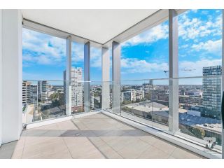 KOZYGURU ZETLAND HIGH LEVEL AMAZING VIEW KOZY 2BED APT + FREE PARKING NWA052 Apartment, Sydney - 5