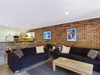 Kurrawa Close, Unit 2, 14 Guest house, Nelson Bay - 2