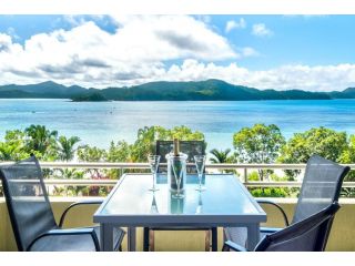 Lagoon Beachfront Lodge 201 on Hamilton Island by HamoRent Apartment, Hamilton Island - 2