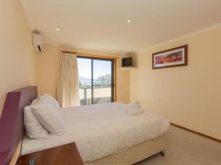 Lakehaus 2 of 11 Rainbow Drive Apartment, Jindabyne - 4