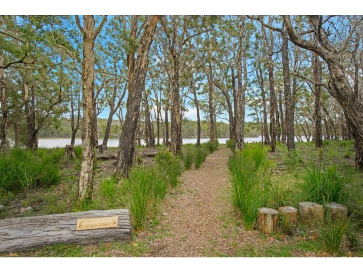 Lakehouse10 - private lake access, beach, shops Guest house, Lake Cathie - imaginea 16