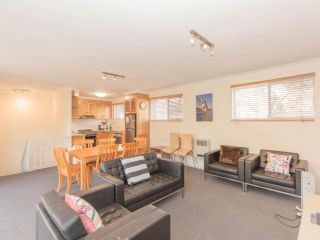 Lakeside 3/37 Cobbon Crescent Apartment, Jindabyne - 2