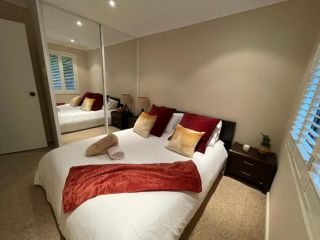 Lakeside Gem - Lakeview Holiday Home Guest house, New South Wales - 4