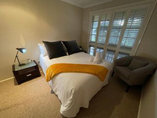 Lakeside Gem - Lakeview Holiday Home Guest house, New South Wales - 5