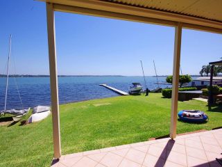 Blue Water at Mannering Park Guest house, New South Wales - 5