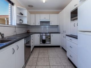 Laman Lodge, Unit 5, 15 Laman Street Apartment, Nelson Bay - 5