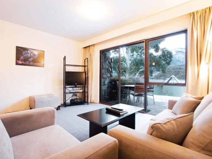 Lantern 1 Bedroom Patio Apartment with mountain view Apartment, Thredbo - imaginea 1