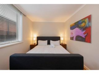 Light 2 Bedroom Apartment in Elwood with Balcony Apartment, Melbourne - 1