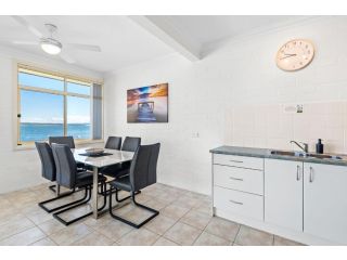 Little Hut, Unit 3, 20 Kurrawa Close Apartment, Nelson Bay - 3