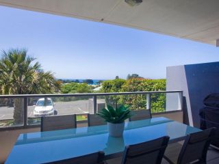 LORNE CHALET APARTMENT 10 - ask about midweek deals Apartment, Lorne - 2