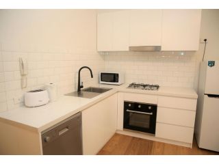 Lovely 2-bedroom Unit with Parking on Site Apartment, Melbourne - 1