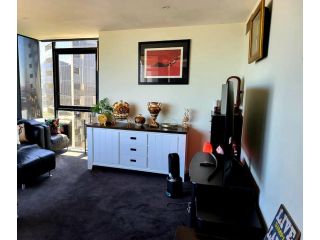 Lovely waterfront apartment with swimming pool and gym (Super Pet Friendly) Apartment, Melbourne - 5