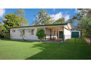 Lowset, pet friendly cottage - Sunset Ave, Bongaree Guest house, Bellara - 2