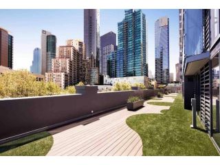 Modern 3 Bedroom 2 Bathroom Apt Southbank Apartment, Melbourne - 3