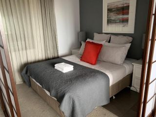 Luxurious with great views, free parking & fast internet Apartment, Melbourne - 1