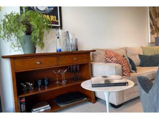 Luxury 1BR + Study near MCG, Tennis Centre & City Apartment, Melbourne - 4