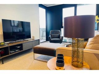 Luxury 1BR + Study near MCG, Tennis Centre & City Apartment, Melbourne - 2