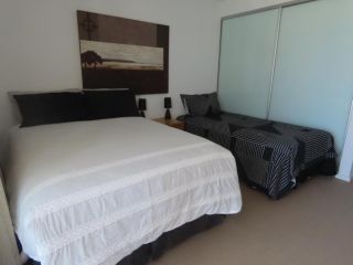 Luxury Apartment overlooking Mandurah Apartment, Mandurah - 3