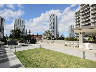 Luxury Beaches Broadbeach 906 Apartment, Gold Coast - 1