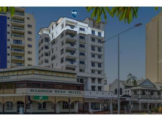 Belle Escapes - Luxury Cairns Penthouse with Ocean Views 